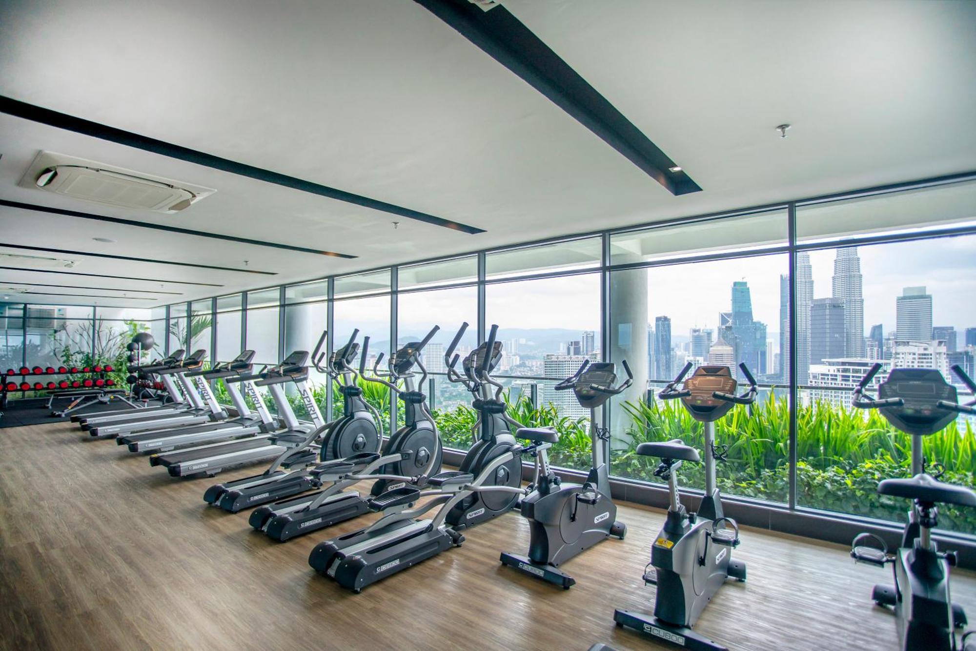 The Colony & Luxe With Klcc View Skypool By Cobnb Kuala Lumpur
