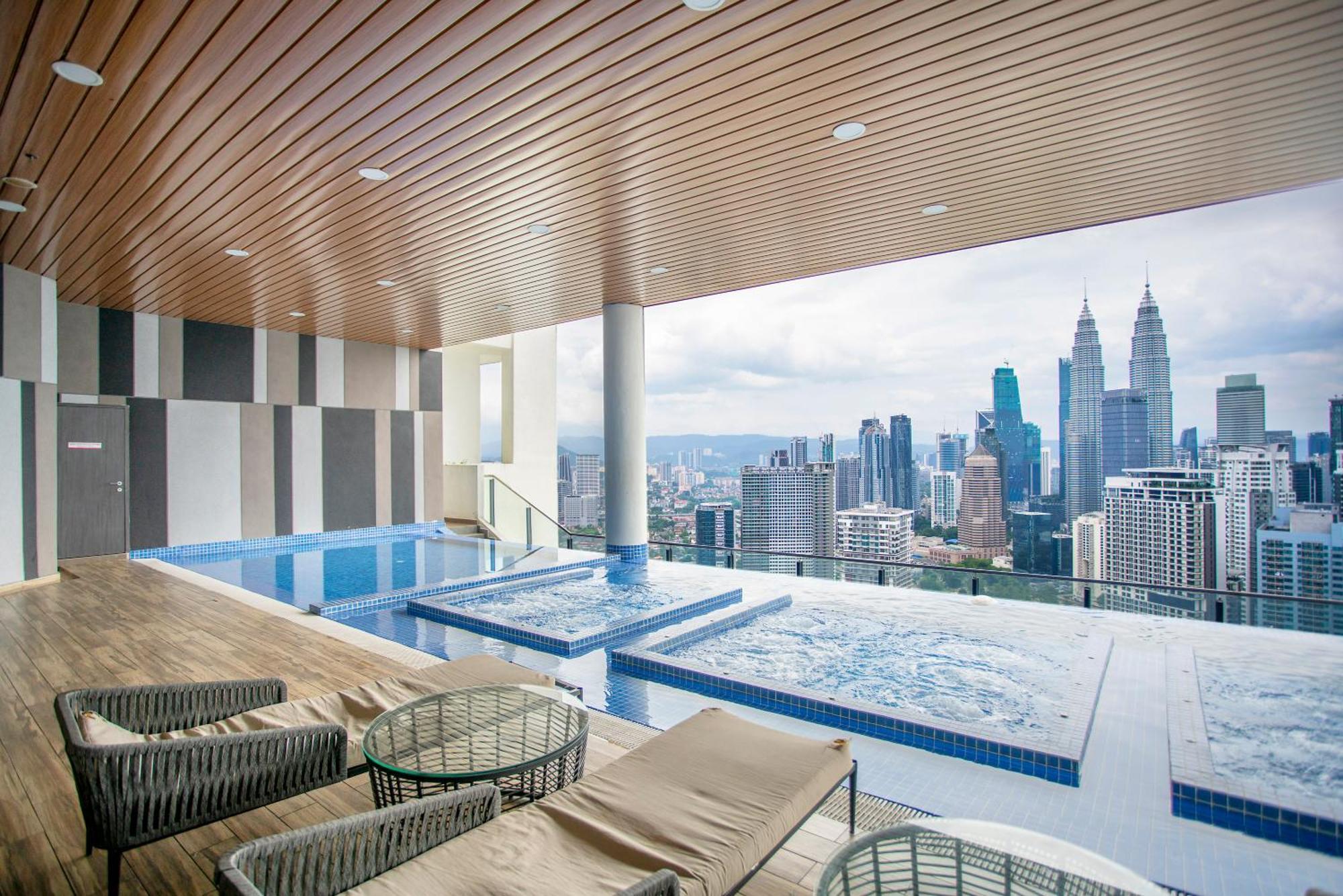 The Colony & Luxe With Klcc View Skypool By Cobnb Pangsapuri Kuala Lumpur