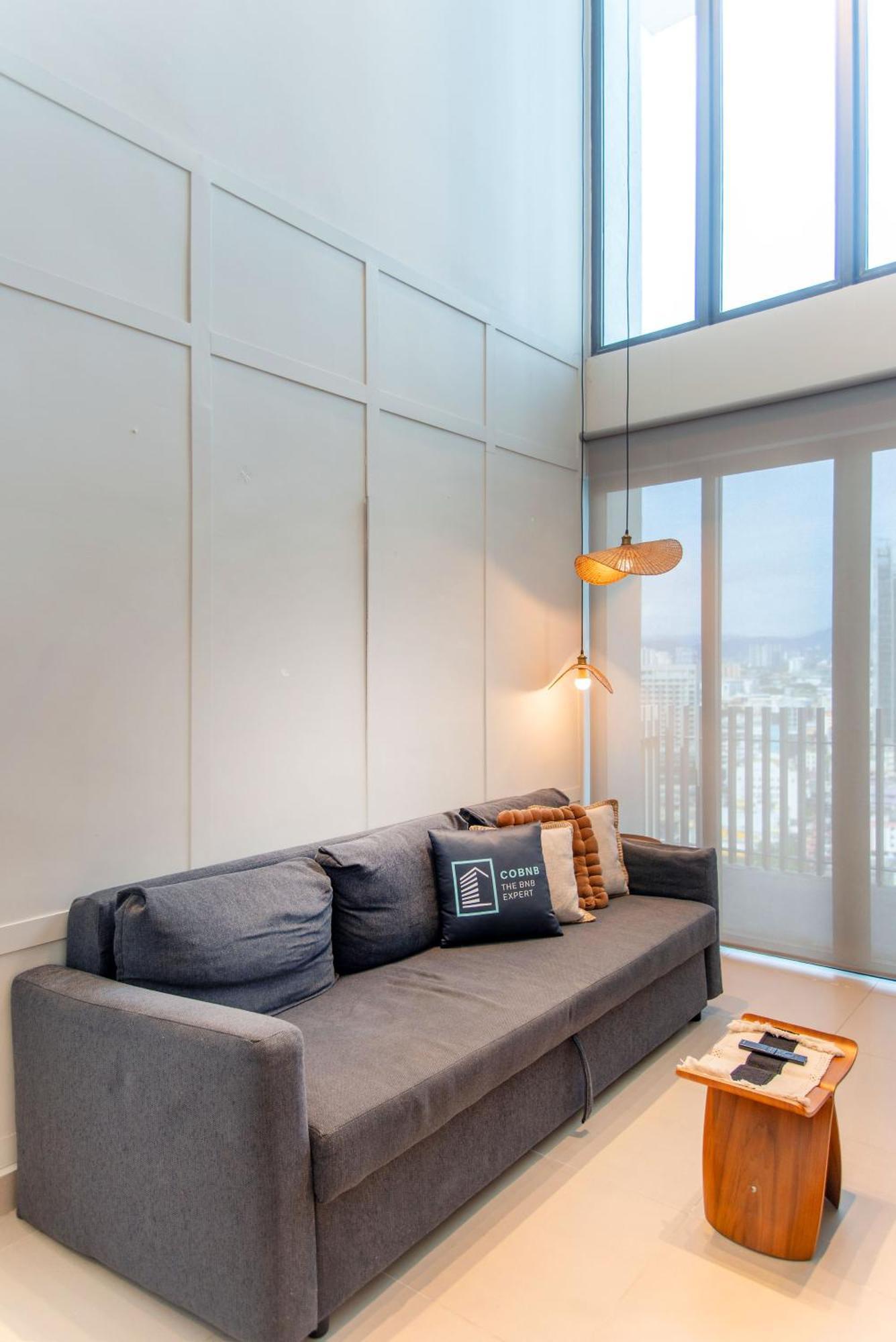 The Colony & Luxe With Klcc View Skypool By Cobnb Pangsapuri