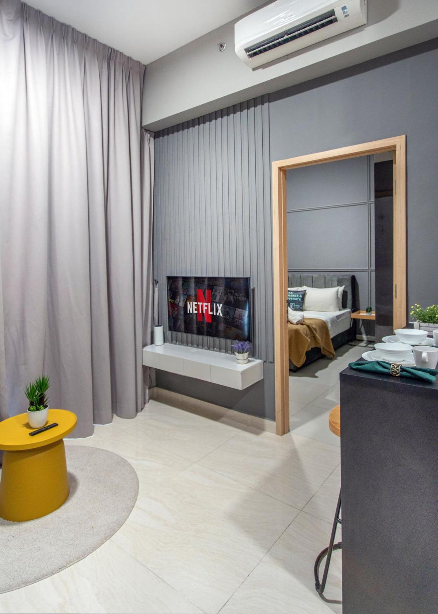 The Colony & Luxe With Klcc View Skypool By Cobnb Kuala Lumpur